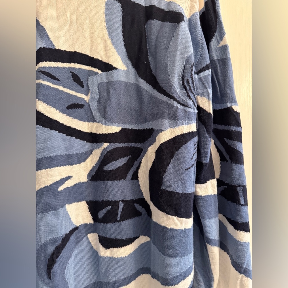 Chico's Blue and Cream long sleeve scoop neck sweater Top - Picture 2 of 5
